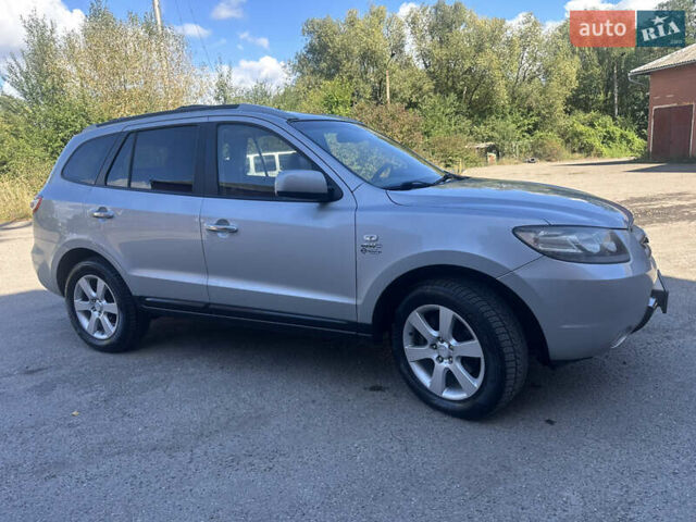 Серый Хендай Санта Фе, объемом двигателя 2.19 л и пробегом 301 тыс. км за 8500 $, фото 24 на Automoto.ua