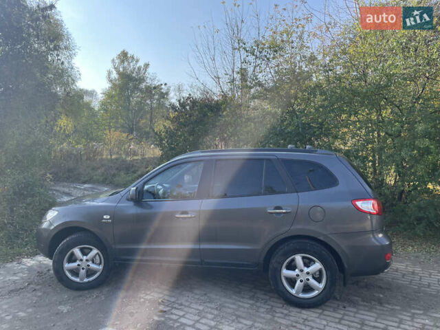 Серый Хендай Санта Фе, объемом двигателя 2.2 л и пробегом 267 тыс. км за 8999 $, фото 2 на Automoto.ua