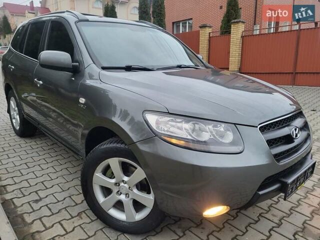 Серый Хендай Санта Фе, объемом двигателя 2.2 л и пробегом 233 тыс. км за 8999 $, фото 3 на Automoto.ua