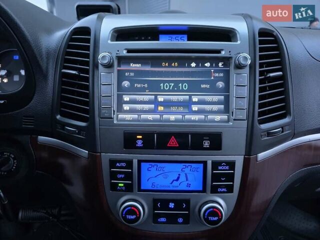 Серый Хендай Санта Фе, объемом двигателя 2.2 л и пробегом 251 тыс. км за 9333 $, фото 29 на Automoto.ua