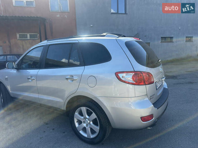 Серый Хендай Санта Фе, объемом двигателя 2.19 л и пробегом 301 тыс. км за 8500 $, фото 17 на Automoto.ua