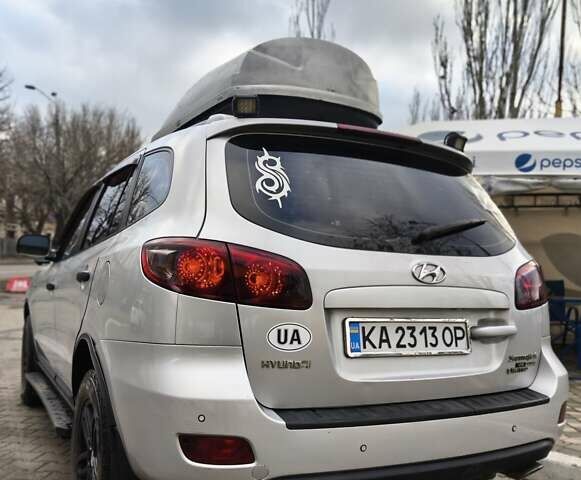 Сірий Хендай Санта Фе, об'ємом двигуна 2.66 л та пробігом 273 тис. км за 10500 $, фото 1 на Automoto.ua