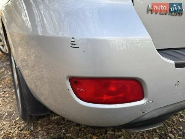 Серый Хендай Санта Фе, объемом двигателя 2.2 л и пробегом 232 тыс. км за 10500 $, фото 9 на Automoto.ua