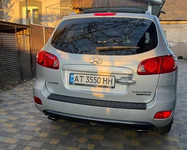 Серый Хендай Санта Фе, объемом двигателя 2.19 л и пробегом 314 тыс. км за 8700 $, фото 9 на Automoto.ua