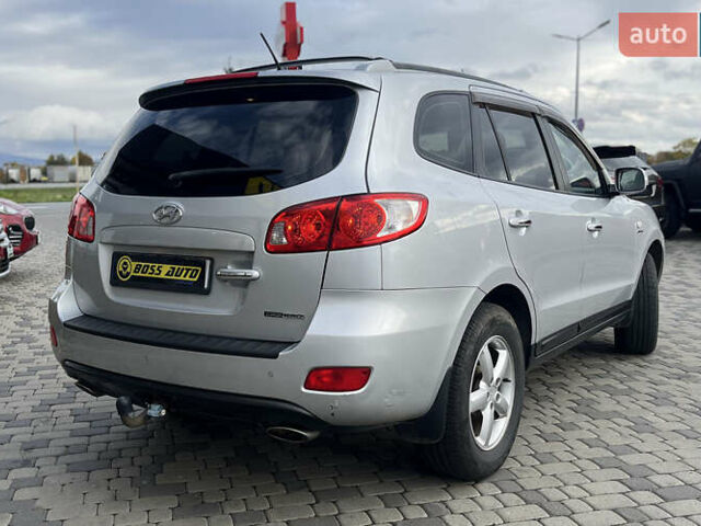 Серый Хендай Санта Фе, объемом двигателя 2.19 л и пробегом 254 тыс. км за 11300 $, фото 6 на Automoto.ua