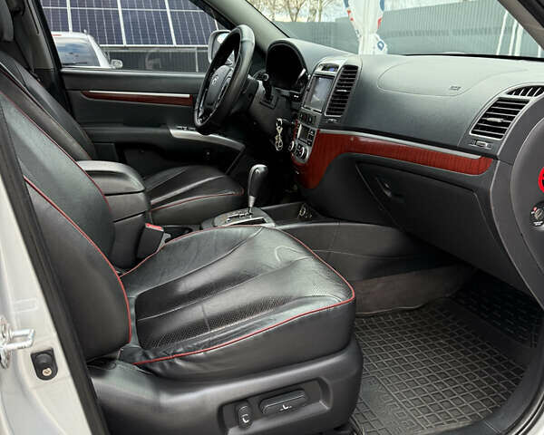 Сірий Хендай Санта Фе, об'ємом двигуна 2.2 л та пробігом 257 тис. км за 9650 $, фото 41 на Automoto.ua