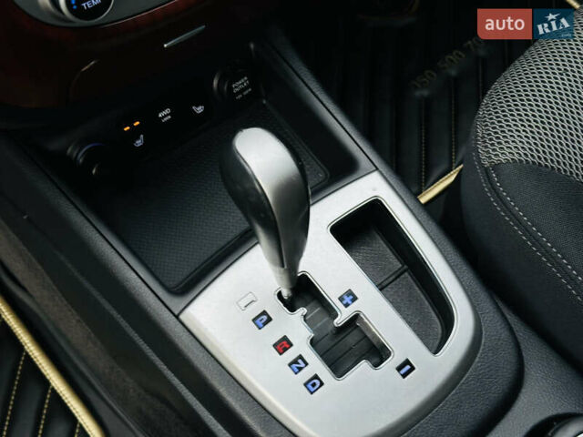 Серый Хендай Санта Фе, объемом двигателя 2.19 л и пробегом 290 тыс. км за 8999 $, фото 32 на Automoto.ua