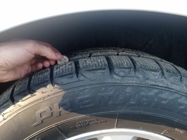 Серый Хендай Санта Фе, объемом двигателя 2.2 л и пробегом 309 тыс. км за 11000 $, фото 5 на Automoto.ua