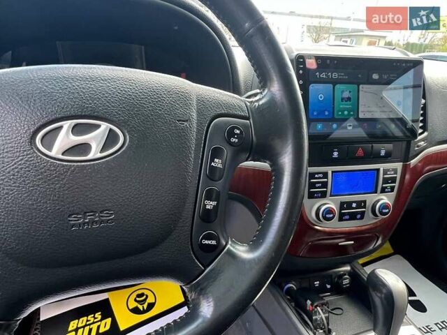 Серый Хендай Санта Фе, объемом двигателя 2.19 л и пробегом 253 тыс. км за 11500 $, фото 12 на Automoto.ua