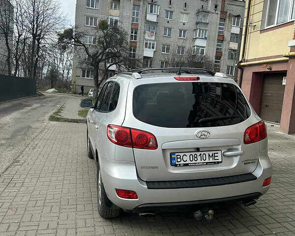 Серый Хендай Санта Фе, объемом двигателя 2.19 л и пробегом 249 тыс. км за 8300 $, фото 2 на Automoto.ua