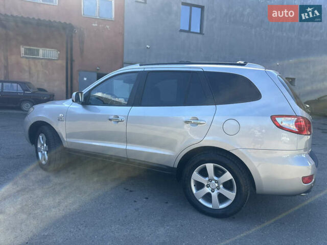 Серый Хендай Санта Фе, объемом двигателя 2.19 л и пробегом 301 тыс. км за 8500 $, фото 13 на Automoto.ua