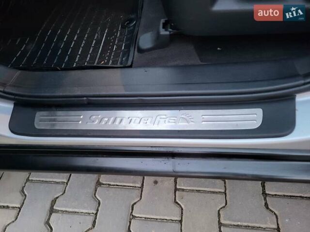 Серый Хендай Санта Фе, объемом двигателя 2.19 л и пробегом 302 тыс. км за 9990 $, фото 115 на Automoto.ua