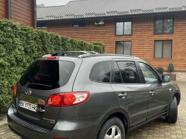 Серый Хендай Санта Фе, объемом двигателя 2.2 л и пробегом 268 тыс. км за 9000 $, фото 9 на Automoto.ua