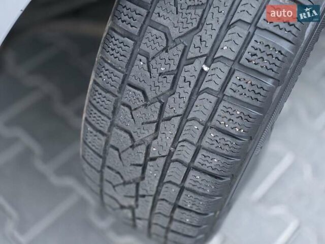 Серый Хендай Санта Фе, объемом двигателя 2.2 л и пробегом 251 тыс. км за 9333 $, фото 20 на Automoto.ua