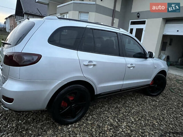 Серый Хендай Санта Фе, объемом двигателя 2.2 л и пробегом 205 тыс. км за 10300 $, фото 11 на Automoto.ua