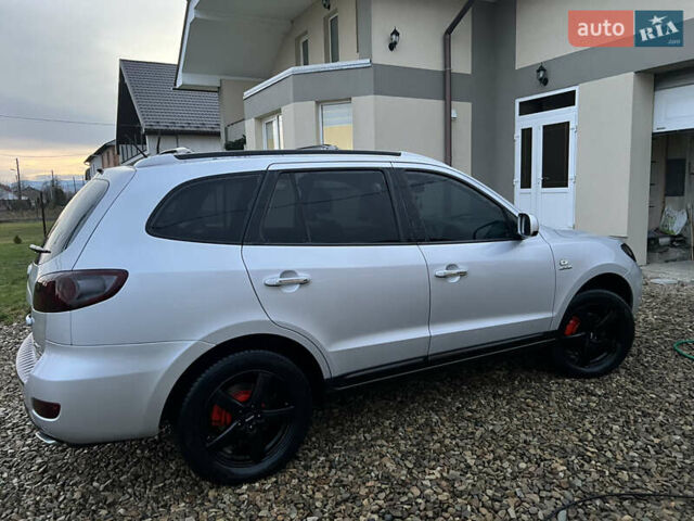 Серый Хендай Санта Фе, объемом двигателя 2.2 л и пробегом 205 тыс. км за 10300 $, фото 25 на Automoto.ua