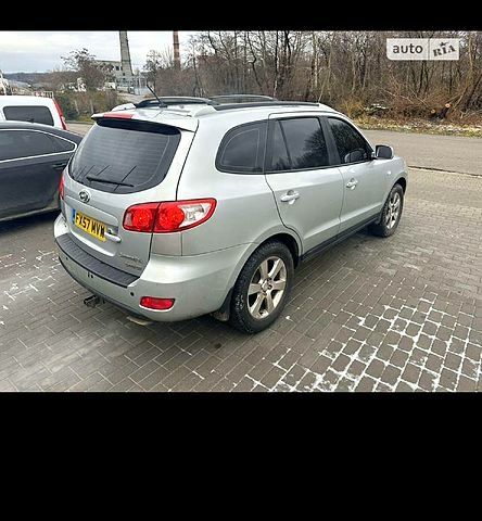 Серый Хендай Санта Фе, объемом двигателя 2.2 л и пробегом 170 тыс. км за 4200 $, фото 2 на Automoto.ua