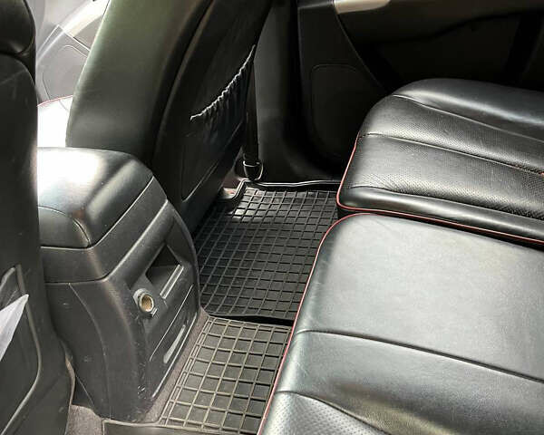 Серый Хендай Санта Фе, объемом двигателя 2.19 л и пробегом 285 тыс. км за 9800 $, фото 14 на Automoto.ua