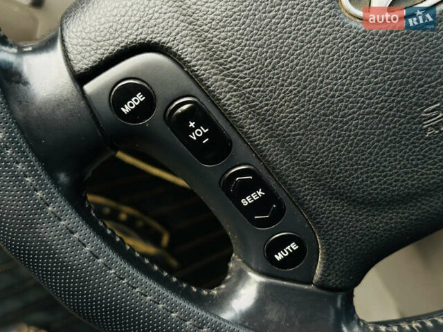 Серый Хендай Санта Фе, объемом двигателя 2.66 л и пробегом 174 тыс. км за 8700 $, фото 30 на Automoto.ua