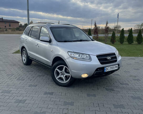 Серый Хендай Санта Фе, объемом двигателя 2.19 л и пробегом 217 тыс. км за 9300 $, фото 8 на Automoto.ua