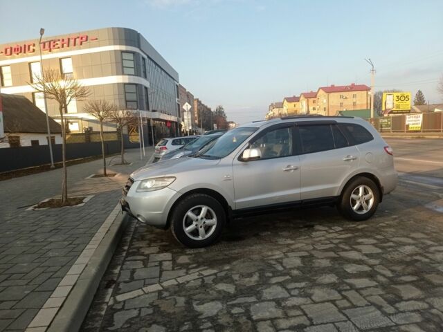 Серый Хендай Санта Фе, объемом двигателя 2.2 л и пробегом 309 тыс. км за 11000 $, фото 1 на Automoto.ua