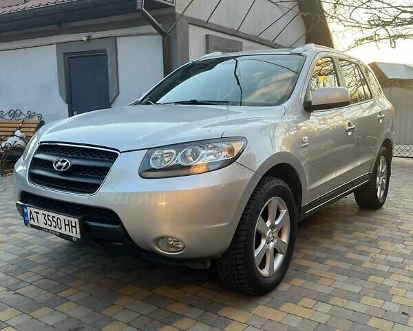 Серый Хендай Санта Фе, объемом двигателя 2.19 л и пробегом 314 тыс. км за 8700 $, фото 8 на Automoto.ua