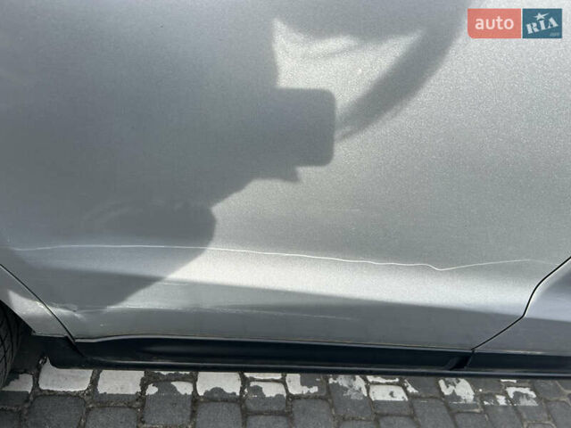 Серый Хендай Санта Фе, объемом двигателя 2.19 л и пробегом 249 тыс. км за 8300 $, фото 18 на Automoto.ua