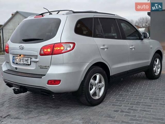 Серый Хендай Санта Фе, объемом двигателя 2.2 л и пробегом 251 тыс. км за 9333 $, фото 2 на Automoto.ua
