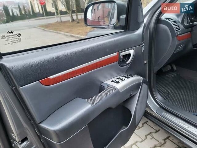 Серый Хендай Санта Фе, объемом двигателя 2.2 л и пробегом 233 тыс. км за 8999 $, фото 57 на Automoto.ua