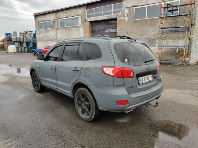 Серый Хендай Санта Фе, объемом двигателя 2.2 л и пробегом 330 тыс. км за 6050 $, фото 2 на Automoto.ua