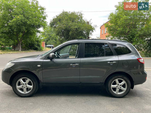 Серый Хендай Санта Фе, объемом двигателя 2.19 л и пробегом 285 тыс. км за 9800 $, фото 13 на Automoto.ua