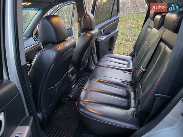 Серый Хендай Санта Фе, объемом двигателя 2.19 л и пробегом 302 тыс. км за 9990 $, фото 110 на Automoto.ua