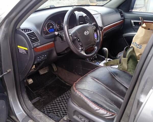 Сірий Хендай Санта Фе, об'ємом двигуна 2.2 л та пробігом 250 тис. км за 5500 $, фото 4 на Automoto.ua