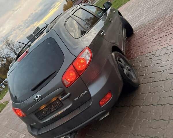 Серый Хендай Санта Фе, объемом двигателя 2.2 л и пробегом 199 тыс. км за 6800 $, фото 1 на Automoto.ua