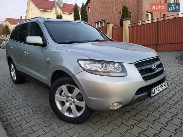 Серый Хендай Санта Фе, объемом двигателя 2.19 л и пробегом 302 тыс. км за 9990 $, фото 4 на Automoto.ua