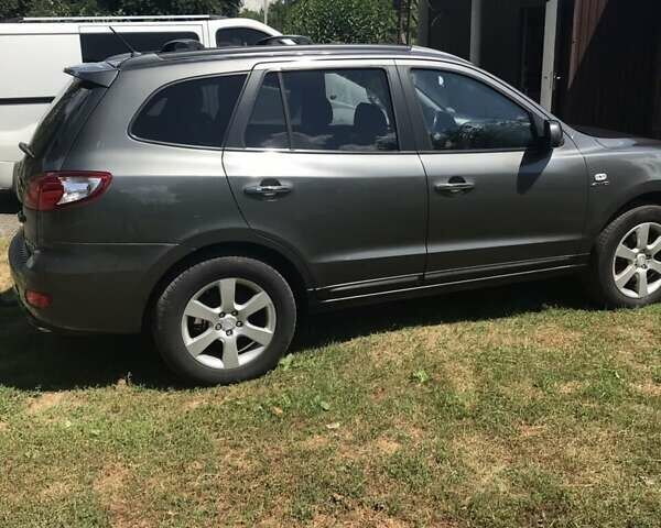 Сірий Хендай Санта Фе, об'ємом двигуна 2.2 л та пробігом 325 тис. км за 9000 $, фото 1 на Automoto.ua