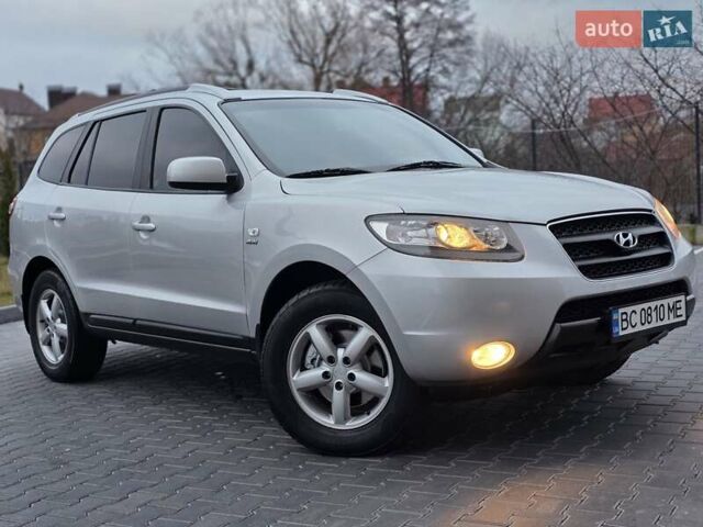 Серый Хендай Санта Фе, объемом двигателя 2.2 л и пробегом 251 тыс. км за 9333 $, фото 1 на Automoto.ua