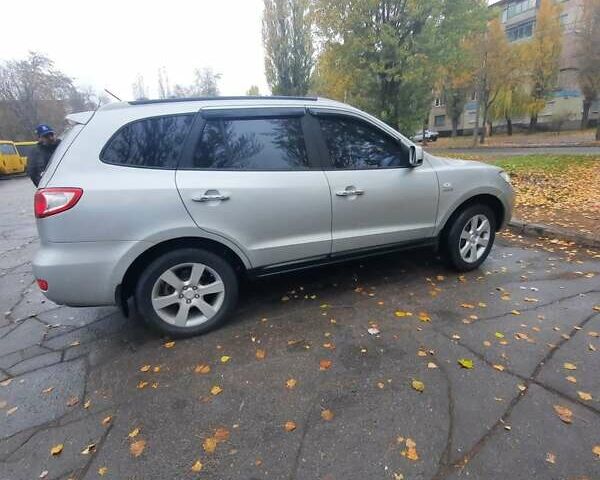 Сірий Хендай Санта Фе, об'ємом двигуна 2.7 л та пробігом 220 тис. км за 8300 $, фото 1 на Automoto.ua