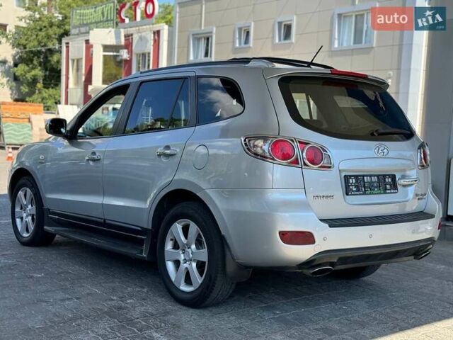 Серый Хендай Санта Фе, объемом двигателя 2.2 л и пробегом 120 тыс. км за 9900 $, фото 4 на Automoto.ua