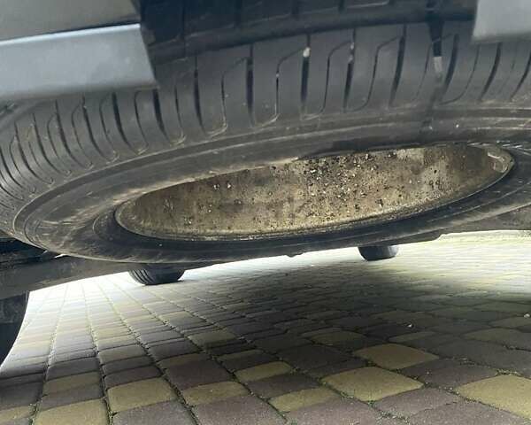 Серый Хендай Санта Фе, объемом двигателя 2.2 л и пробегом 268 тыс. км за 9000 $, фото 19 на Automoto.ua