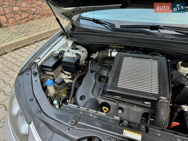 Серый Хендай Санта Фе, объемом двигателя 2.2 л и пробегом 297 тыс. км за 10300 $, фото 59 на Automoto.ua