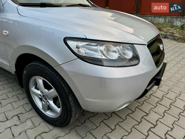 Серый Хендай Санта Фе, объемом двигателя 2.2 л и пробегом 297 тыс. км за 10300 $, фото 10 на Automoto.ua
