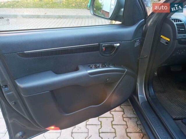 Сірий Хендай Санта Фе, об'ємом двигуна 2.2 л та пробігом 230 тис. км за 9450 $, фото 30 на Automoto.ua