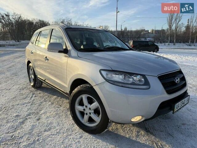 Серый Хендай Санта Фе, объемом двигателя 2.2 л и пробегом 130 тыс. км за 11777 $, фото 14 на Automoto.ua