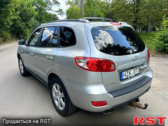 Серый Хендай Санта Фе, объемом двигателя 2.2 л и пробегом 300 тыс. км за 4600 $, фото 1 на Automoto.ua