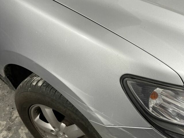 Серый Хендай Санта Фе, объемом двигателя 2.2 л и пробегом 280 тыс. км за 6700 $, фото 2 на Automoto.ua