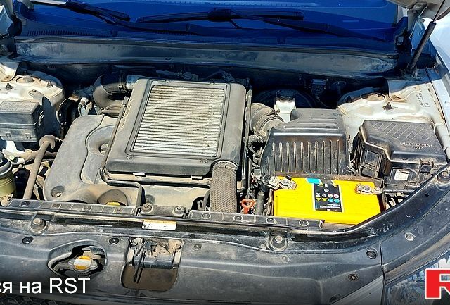 Серый Хендай Санта Фе, объемом двигателя 2.2 л и пробегом 160 тыс. км за 10200 $, фото 6 на Automoto.ua