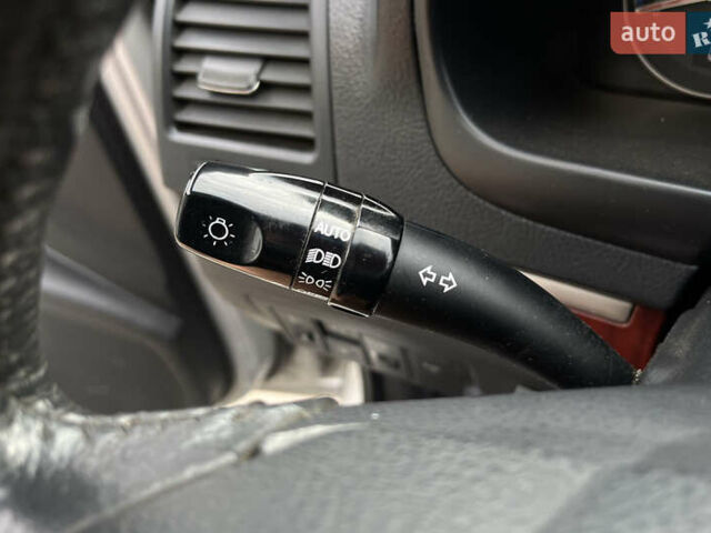 Серый Хендай Санта Фе, объемом двигателя 2.66 л и пробегом 210 тыс. км за 9500 $, фото 22 на Automoto.ua