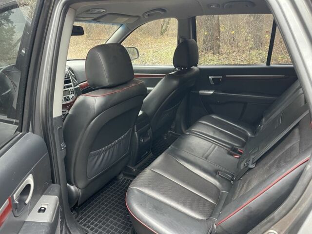 Сірий Хендай Санта Фе, об'ємом двигуна 2.2 л та пробігом 200 тис. км за 5500 $, фото 9 на Automoto.ua