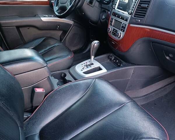 Серый Хендай Санта Фе, объемом двигателя 2.2 л и пробегом 202 тыс. км за 11000 $, фото 40 на Automoto.ua